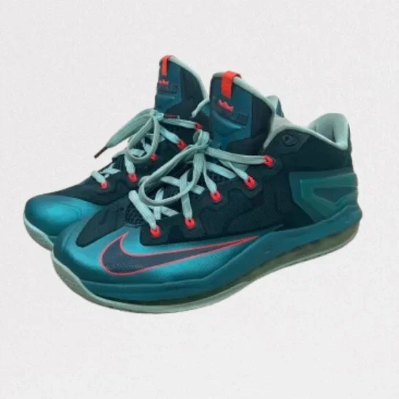 Nike Max LeBron 11 Low Turbo Green Men’s Basketball Sneakers Size 9